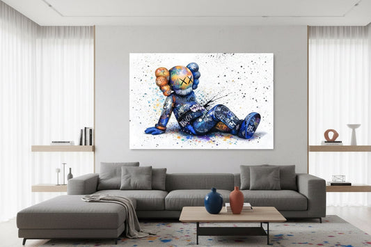 Tableau pop art inspire Kaws en mise en situation interieur
