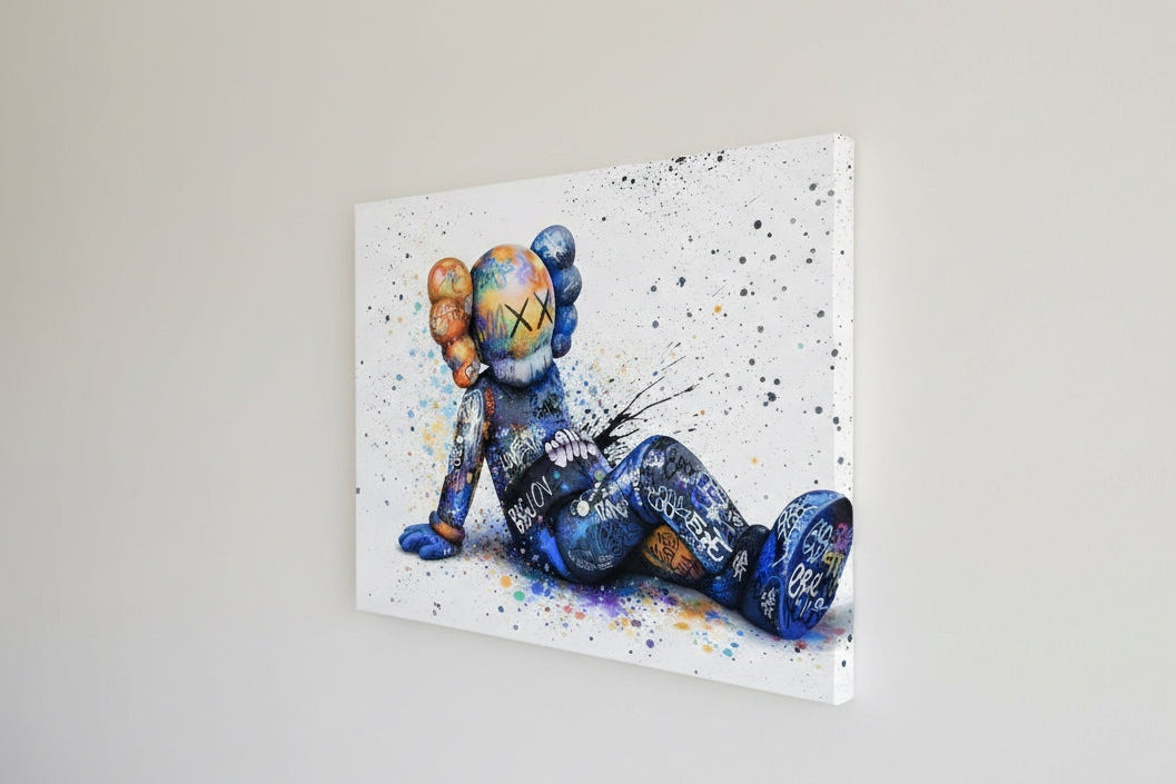 Toile pop art inspire Kaws vue de profil sur chassis entoile

