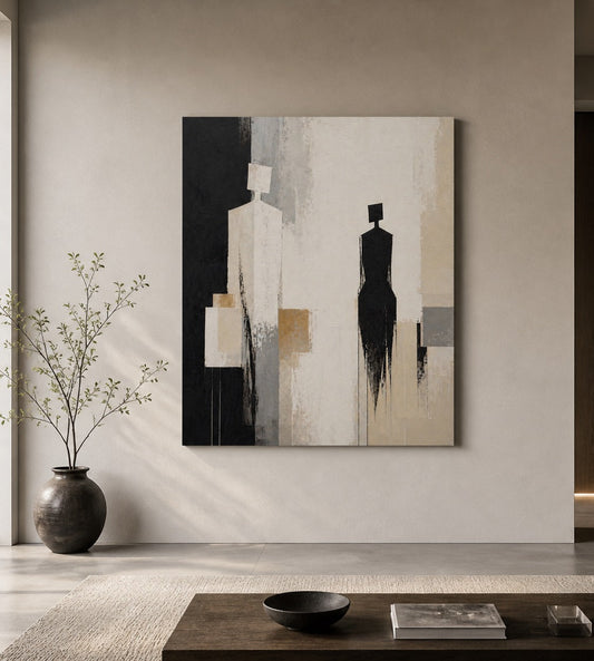 Décoration murale figurative moderne avec silhouettes verticales et palette neutre idéale pour intérieur contemporain
