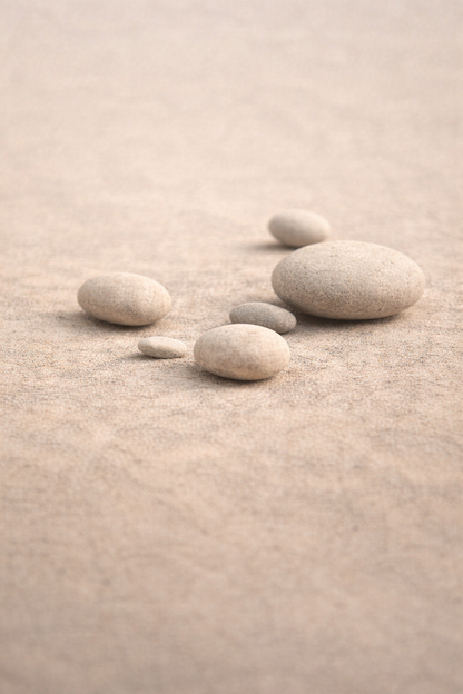 Tableau galets zen minimaliste tons beige sable décoration murale contemporaine ambiance calme et naturelle
