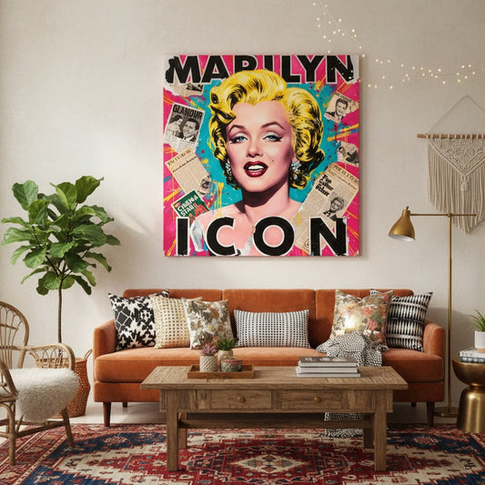 Tableau pop art glamour rétro accroché dans un salon moderne ambiance chic
