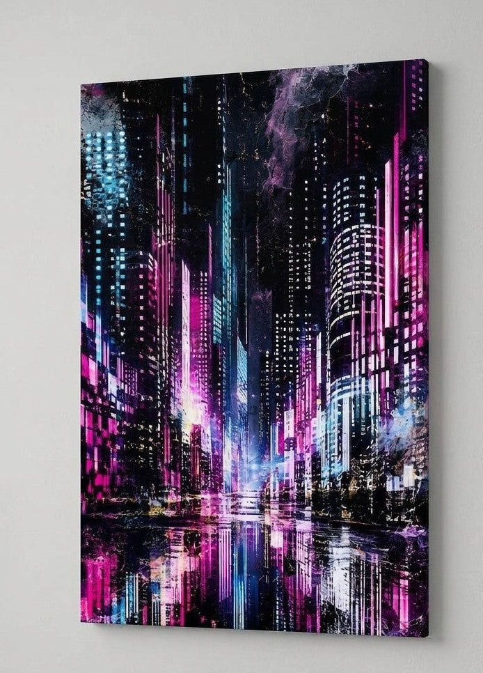 Paysage urbain nocturne aux gratte-ciel illuminés de néons cyan et fuchsia avec de longs reflets lumineux sur la chaussée

