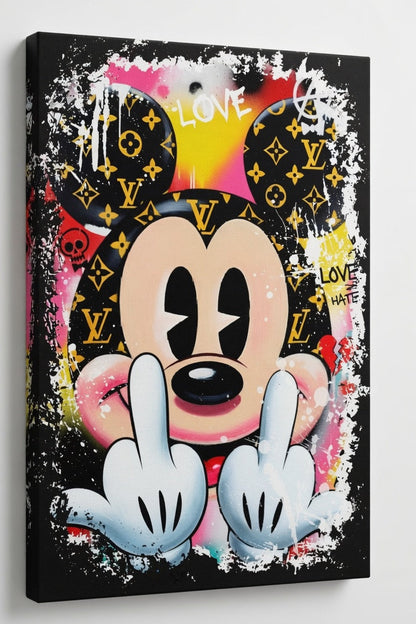 Vue de profil sur toile du tableau Mickey Mouse street art avec détails graphiques et effets de peinture
