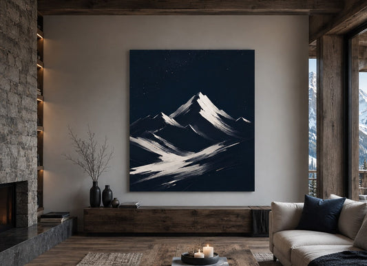 Paysage alpin contemporain représentant des sommets enneigés sous un ciel bleu nuit constellé d’étoiles
