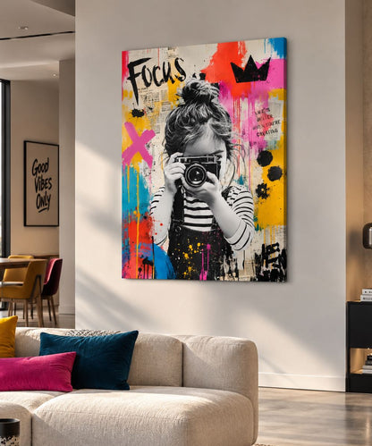 Impression sur toile Focus Créatif mêlant photographie noir et blanc et street art
