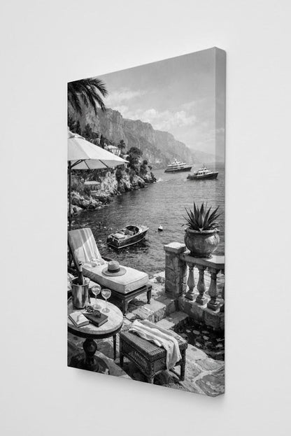 Détails du mobilier et de la mer en photographie noir et blanc
