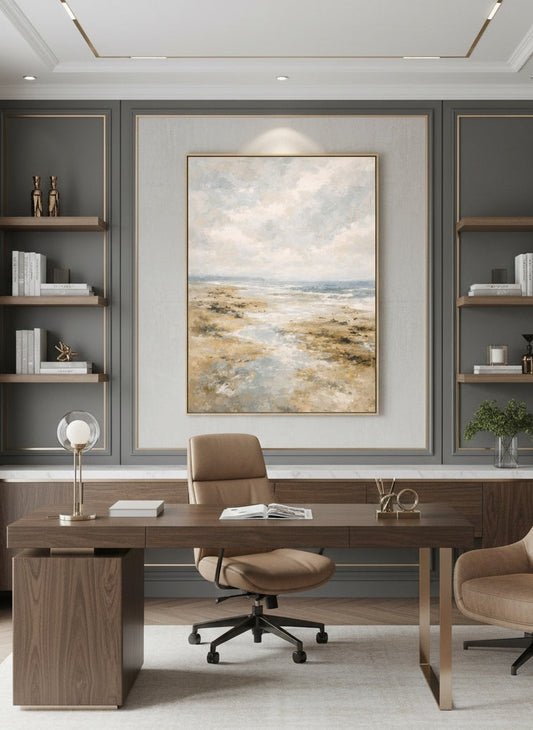 Tableau plage sauvage accroché dans salon lumineux ambiance bord de mer contemporaine
