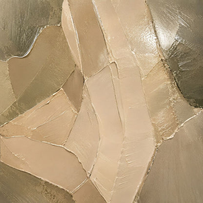 Tableau abstrait beige composé de reliefs minéraux et de textures sculptées
