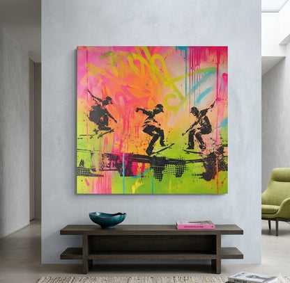 Tableau skateboard street art dans un intérieur contemporain, création exclusive Iconik-Art
