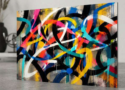 Tableau alu en métal brossé avec peinture abstraite colorée aux lignes graphiques et esprit urbain
