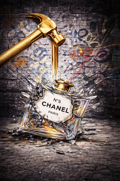 Tableau Chanel N°5 brisé vue de face

