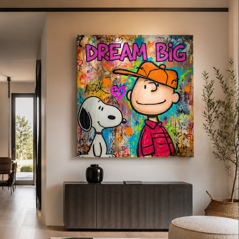 Tableau Charlie Brown et Snoopy installé dans un intérieur contemporain et coloré
