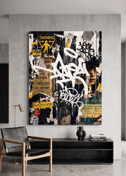 Tableau graffiti moderne avec typographie urbaine et textures artistiques
