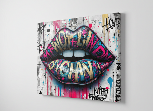 Détail du tableau street art lèvres avec typographies urbaines
