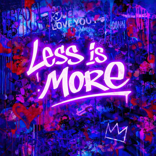 Tableau néon Less is More style pop art urbain avec fond graffiti violet et rose, création exclusive Iconik-Art.
