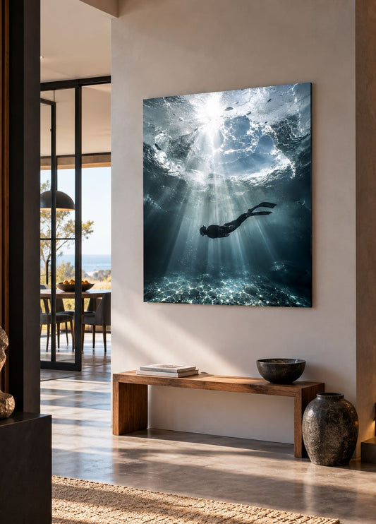 Photographie sous-marine lumineuse dans les profondeurs de l'océan
