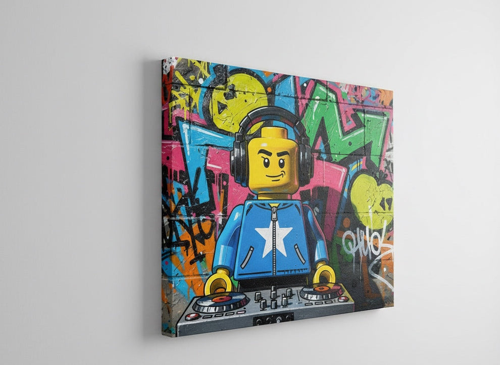 Toile pop art DJ Lego vue de profil sur châssis bois
