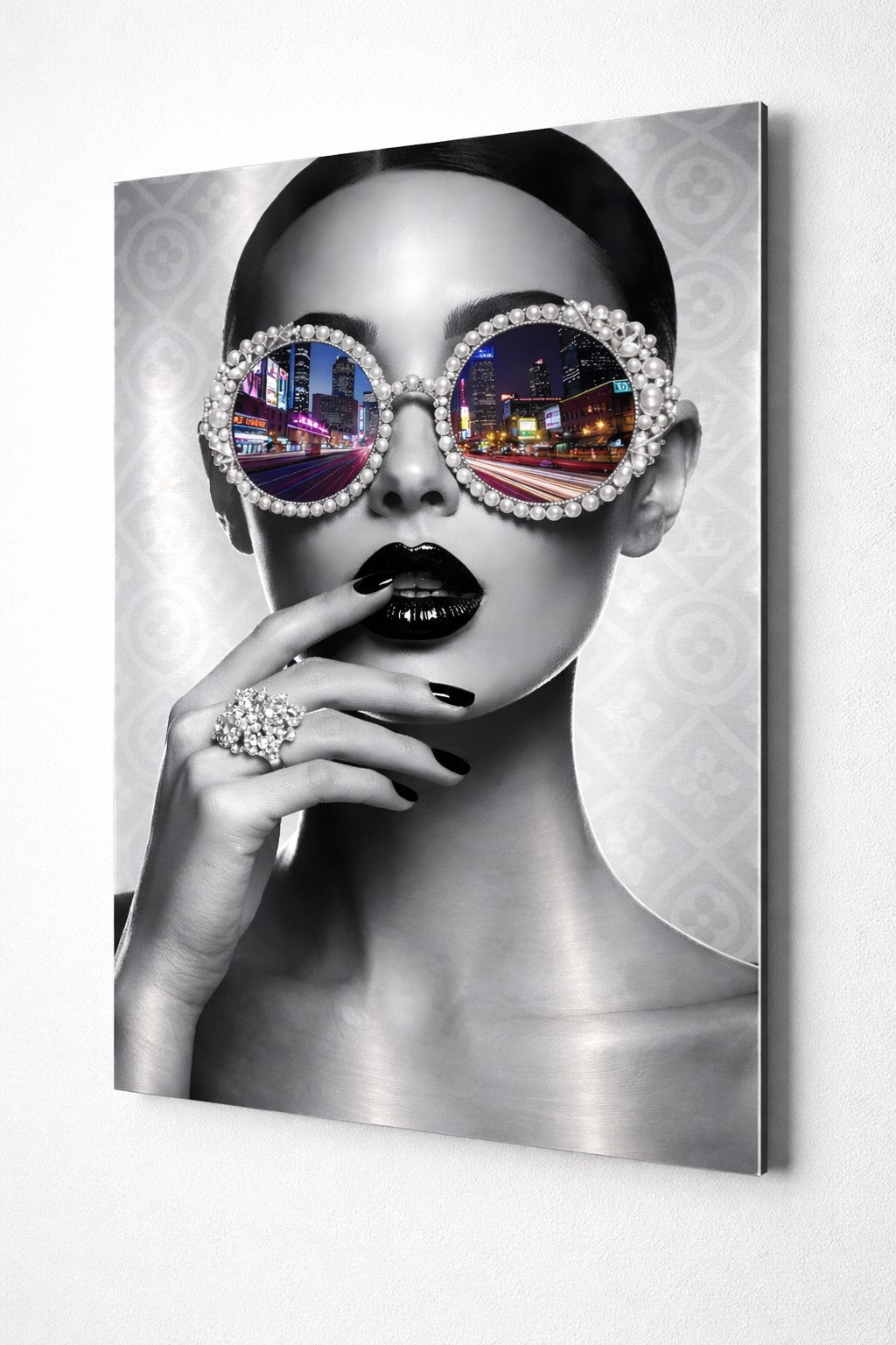 Portrait noir et blanc chic d'une femme imprimé sur plaque aluminium pour un effet premium