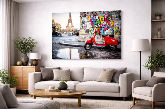 Vespa rouge Paris accrochée dans salon moderne décoration murale parisienne
